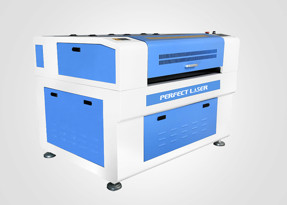 Πλαστική μηχανή χαρακτικής λέιζερ 900*600mm CO2 Ψυκτικό συγκρότημα νερού με σύστημα ελέγχου CNC